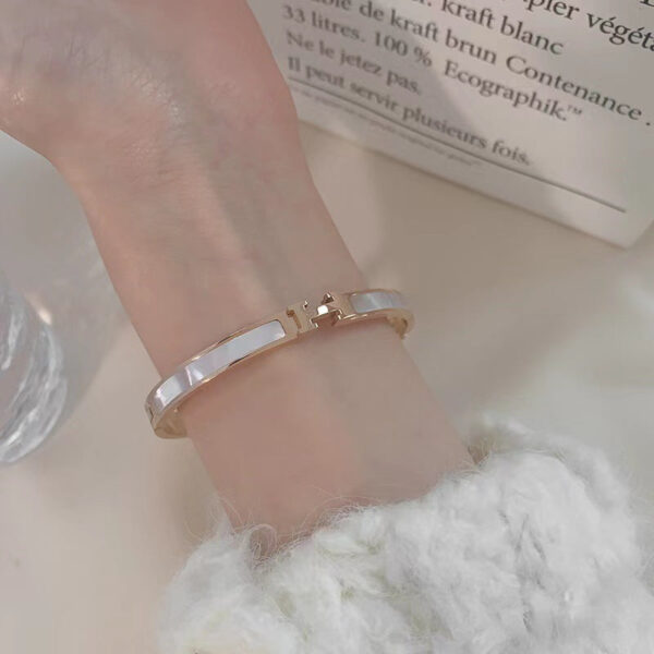 2023 New titanium Steel Inlaid real shell rose Gold H bracelet