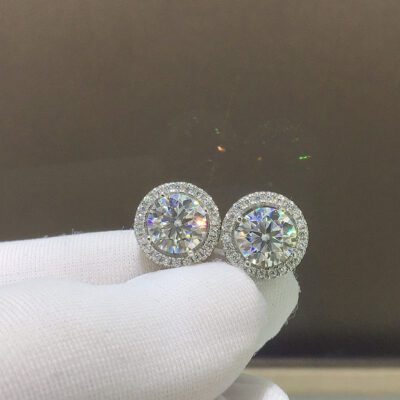 Mosan diamond earrings, 1 carat each, 2 carats in total2610120352