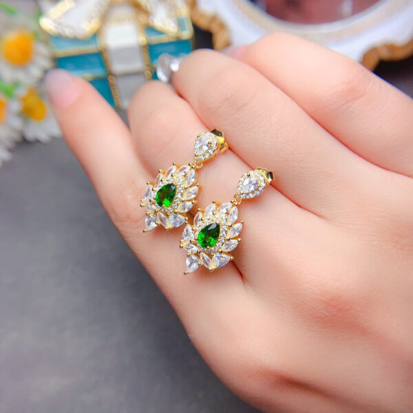 Pure natural Russian diopside earrings, main stone size 4 * 6mm2610120263