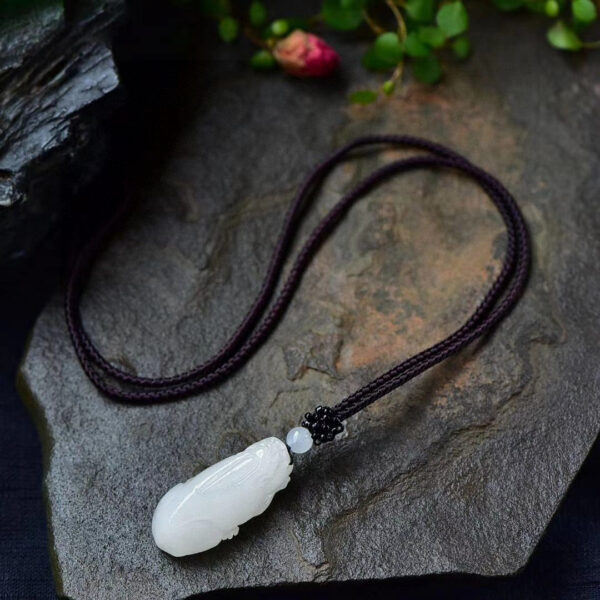 The natural Hotan Jade sheep fat jade mythical wild animal pendant! Pendant size: 39.7/19.2/14mm2710289164