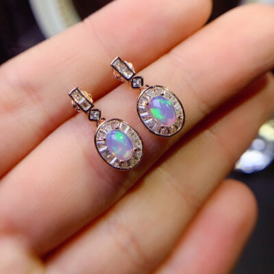 Pure natural dazzling white opal earrings, with a main stone size of 4 * 6mm0211110156
