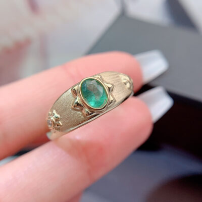 Pure natural Colombian emerald ring, main stone size 4 * 6mm0411190564
