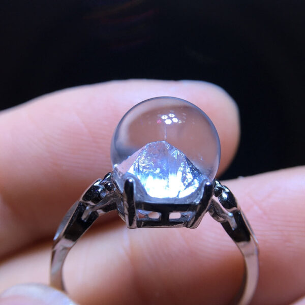 Natural crystal mid crystal ring, bare stone specification: 13.4      0911198549