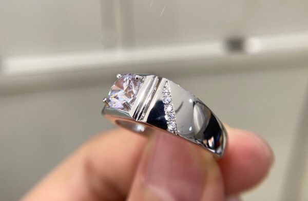 Classic Mosan Diamond Ring, Main Stone 1 Carat, Round 6.5mm1114130355