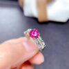 wsxc1699969927641_1 Classic Pink Mosang Diamond Ring, Main Stone 1 Carat, Round 6.5mm1114199722