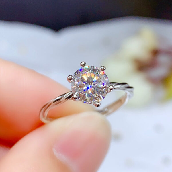 Classic Mosan Diamond Ring Main Stone 1 Carat, Round 6.5mm1117095188