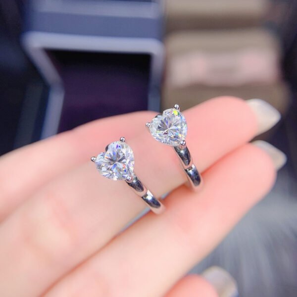 Classic Mosan diamond earrings, 1 carat main stone, 6.5mm heart1117240855
